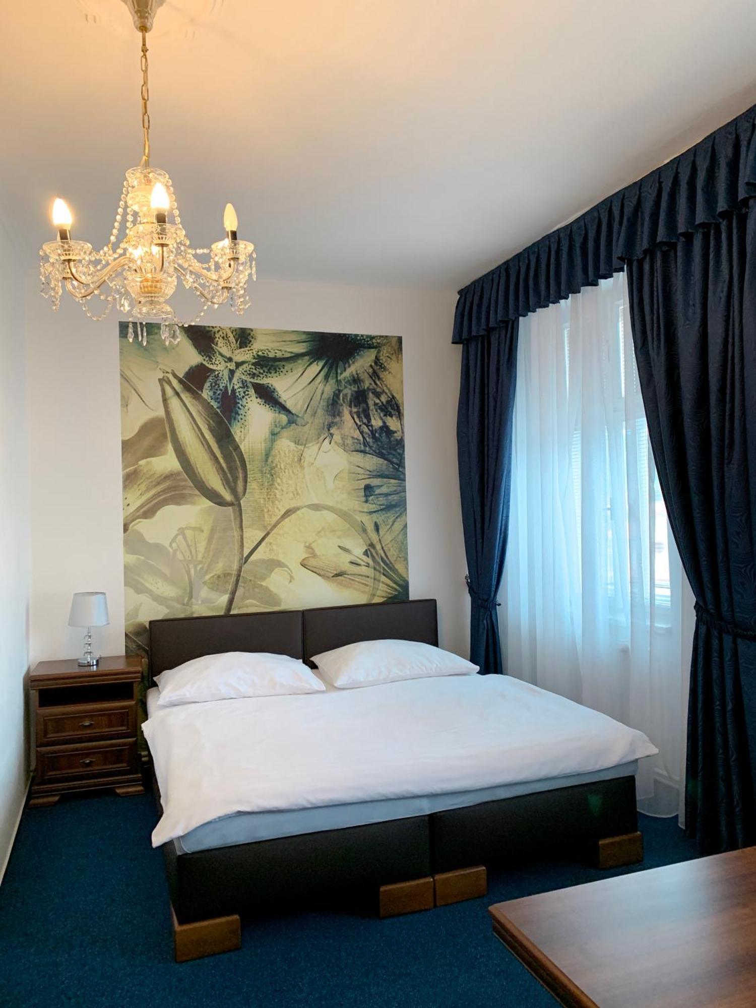 Hotel Ruzek Границе Экстерьер фото