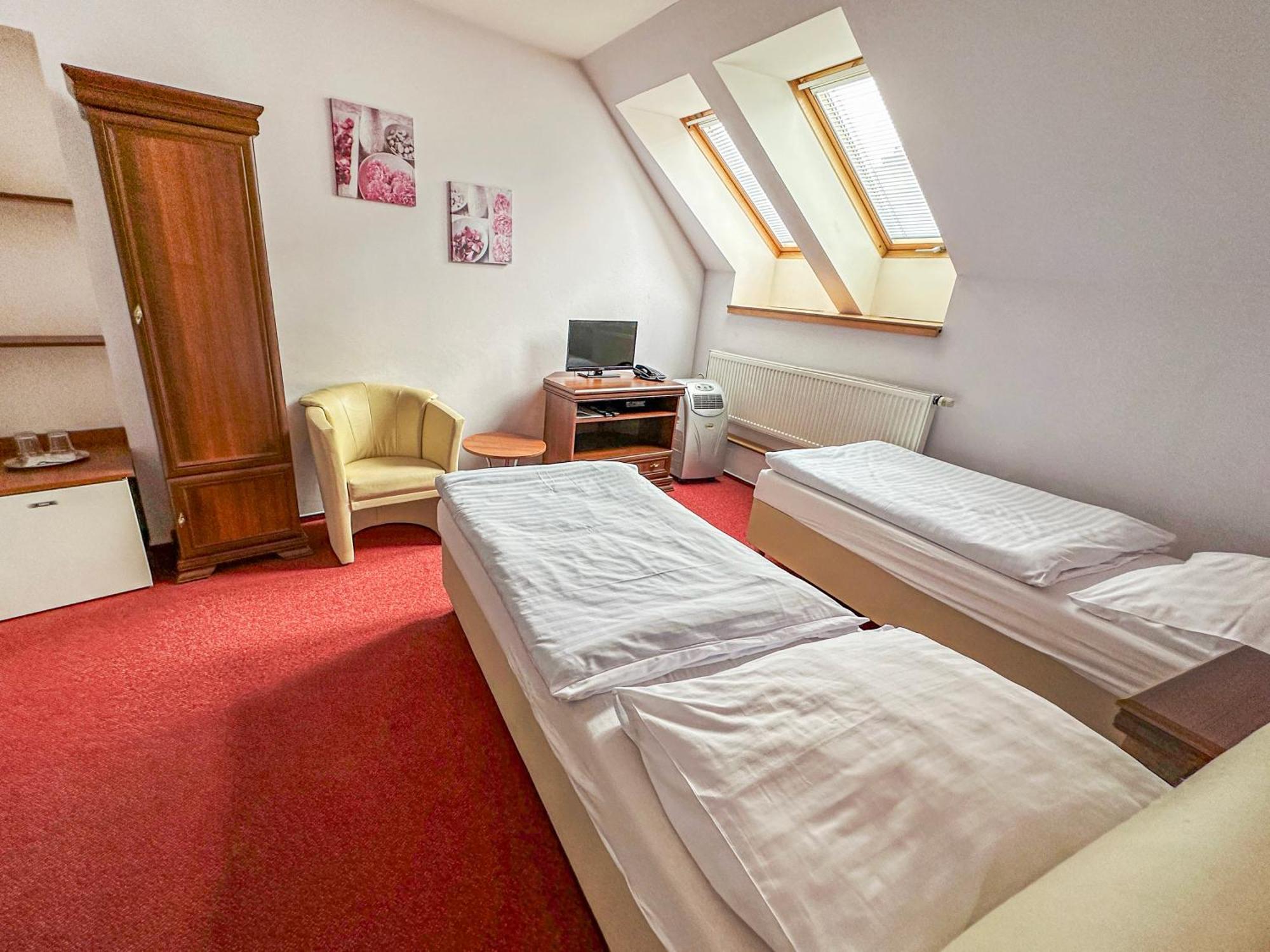 Hotel Ruzek Границе Экстерьер фото